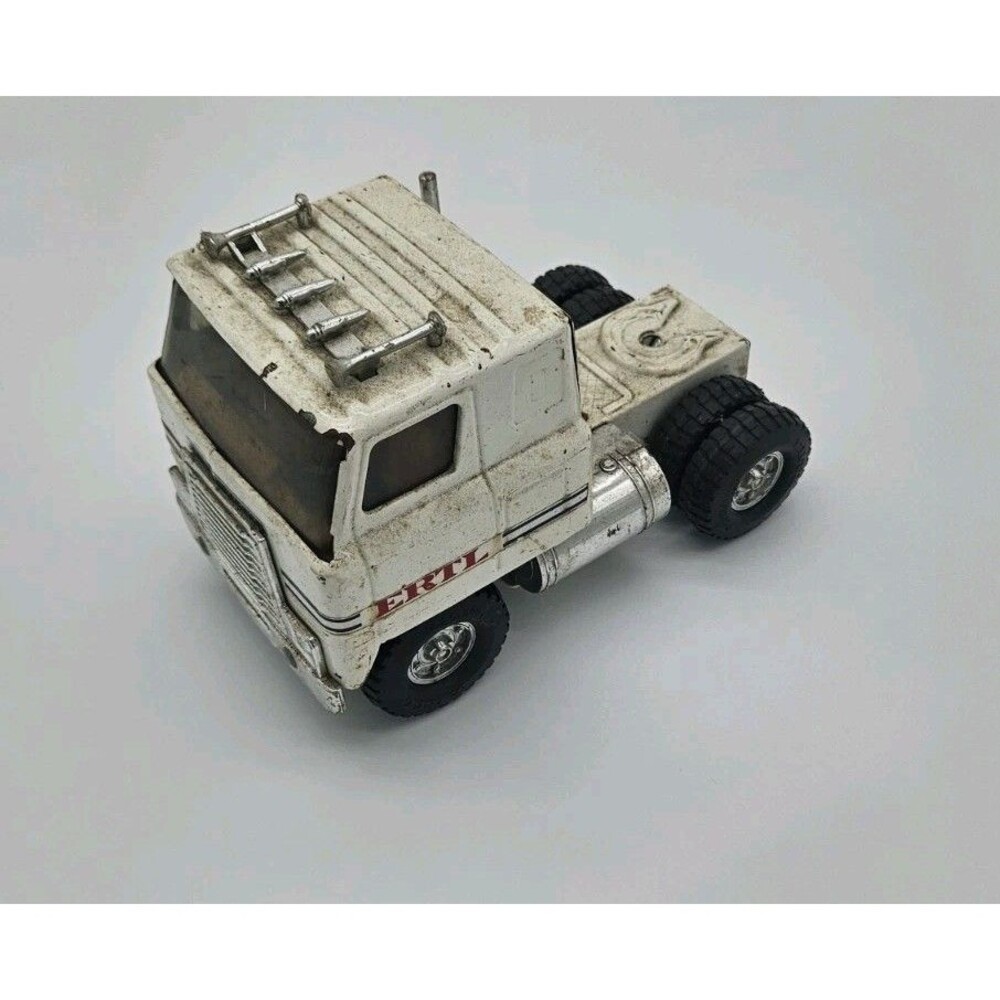 Ertl 52040 Vintage Metal Semi Ertl Toy Company Used